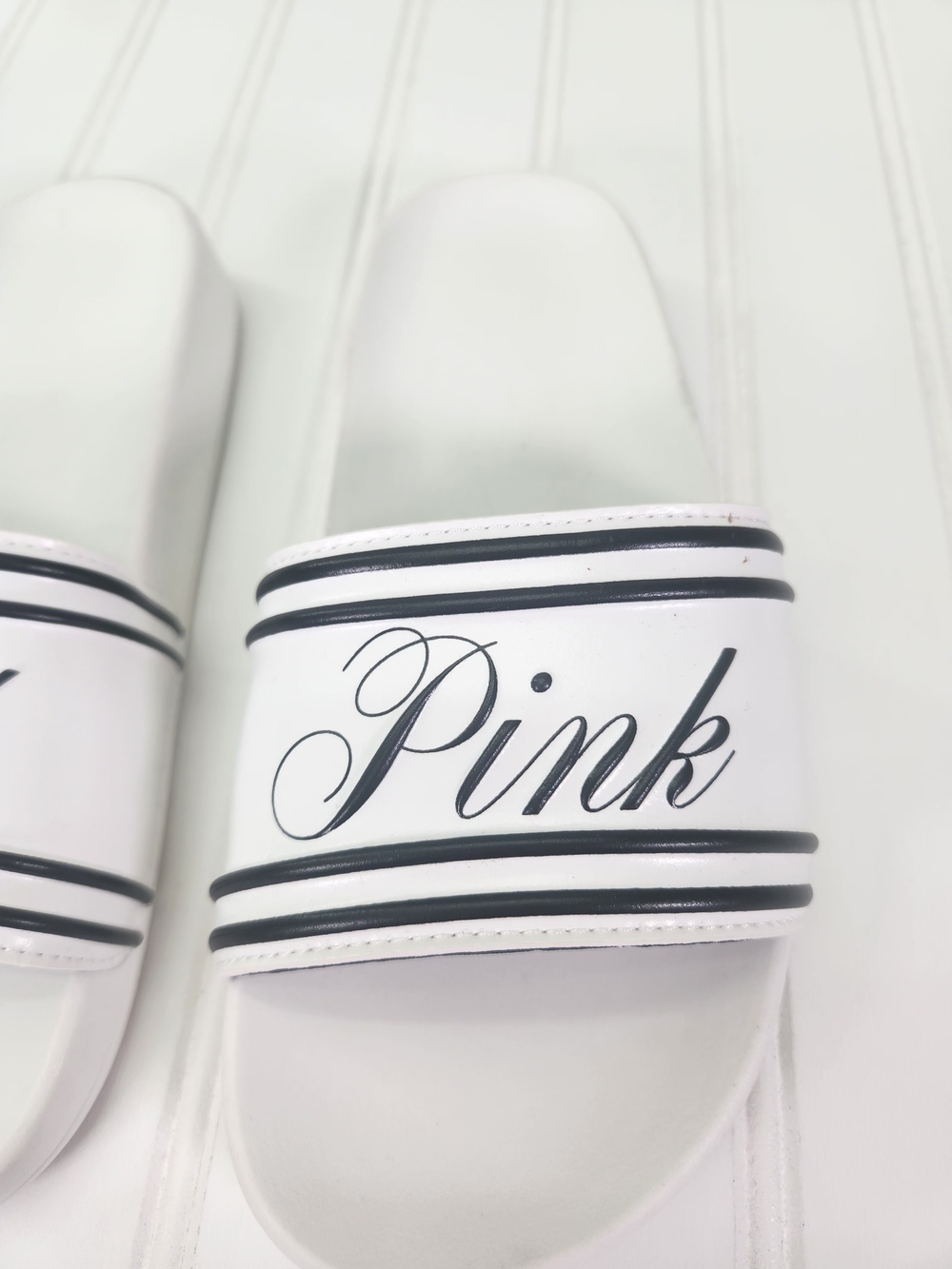 PINK Victoria's Secret by Victoria's Secret White Kids Slide Sandals Small 5/6 - Picture 3 of 7